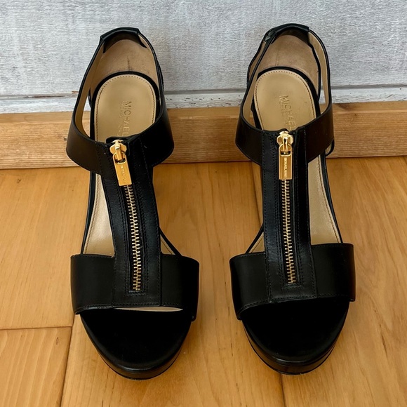 Michael Kors Black Leather Heels size 9 - Picture 5 of 6